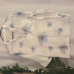 Breezy 3/4 sleeve floral blouse